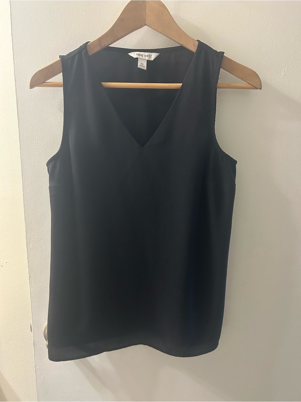 Nine West Black V-Neck Sleeveless Camisole Top